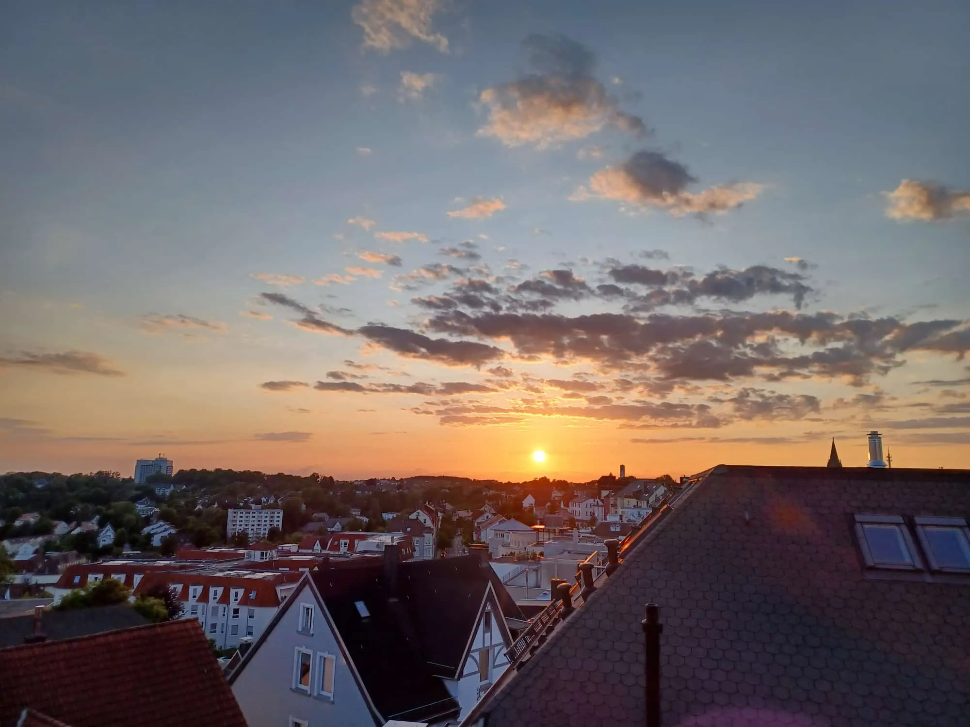 Sonnenuntergang über den Dächern von Lüdenscheid